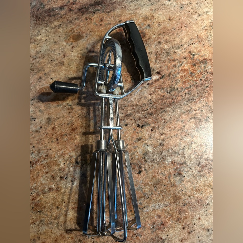 EKCO Stainless Steel Manual Egg Beater 1950’s era. Perfect shape true vintage.